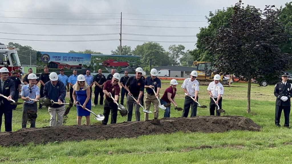 Mayor Wood and Mishawaka Fire Department breaking ground